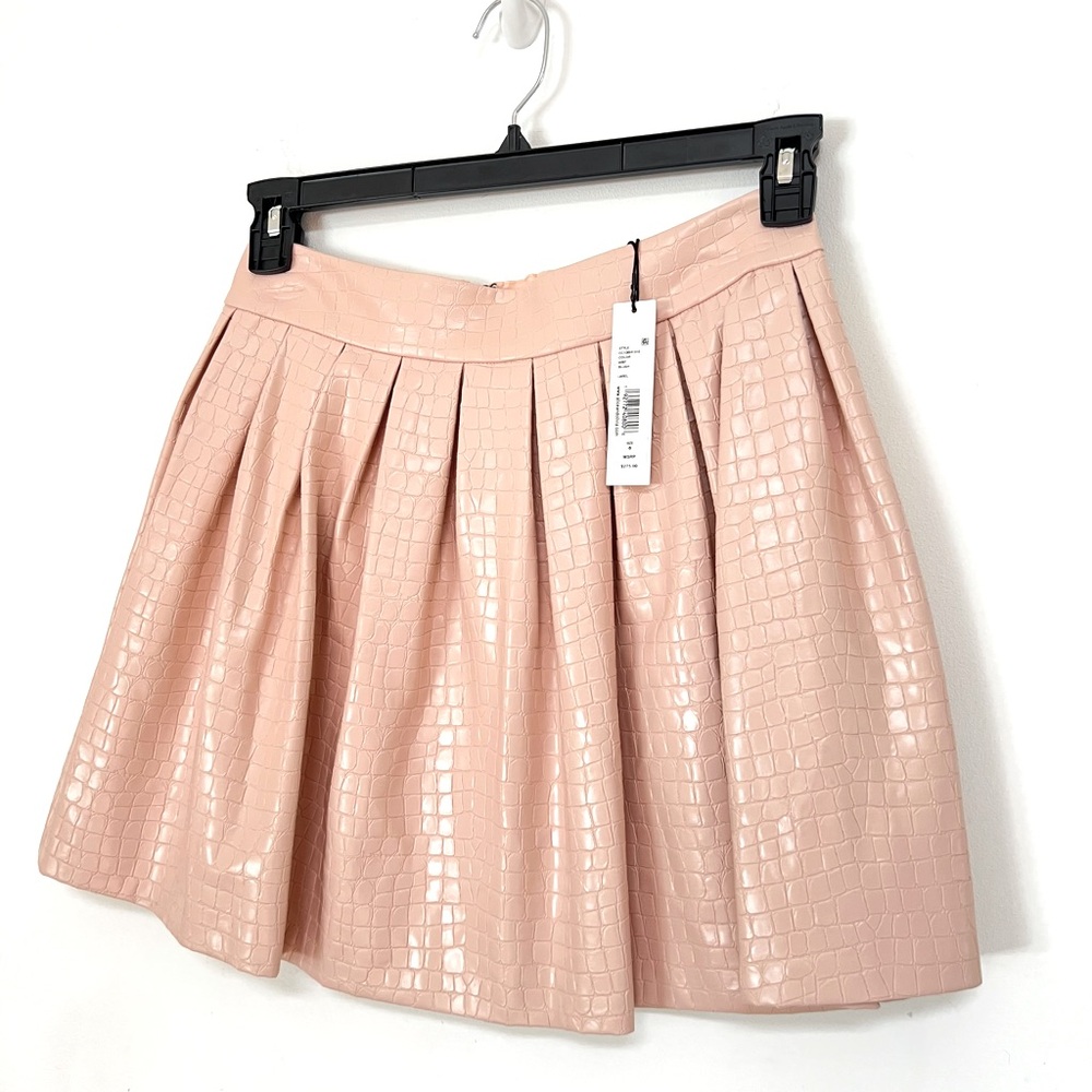 ALICE + OLIVIA Fizer Faux Leather Pleated Skirt in Blush - Picture 5 of 9
